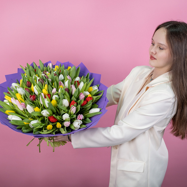 Купить Букет 101 тюльпан микс в  с бесплатной доставкой: цена, фото, описание